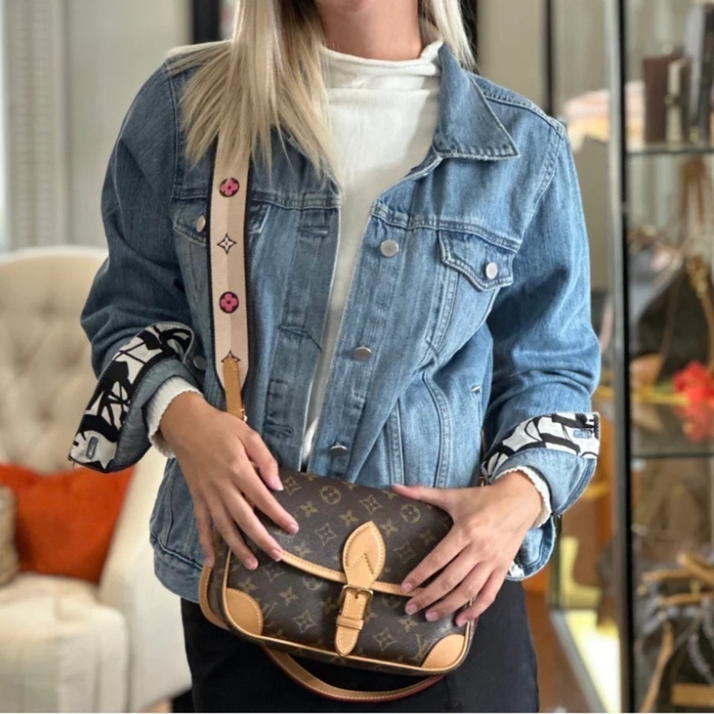 Authentic LOUIS VUITTON Jacquard Signature Strap✨